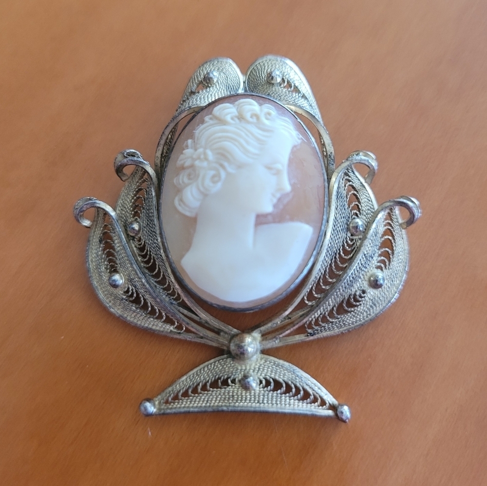 Vintage‎ Sterling Silver Filigree Shell Left Facing Cameo Brooch Hand Carved